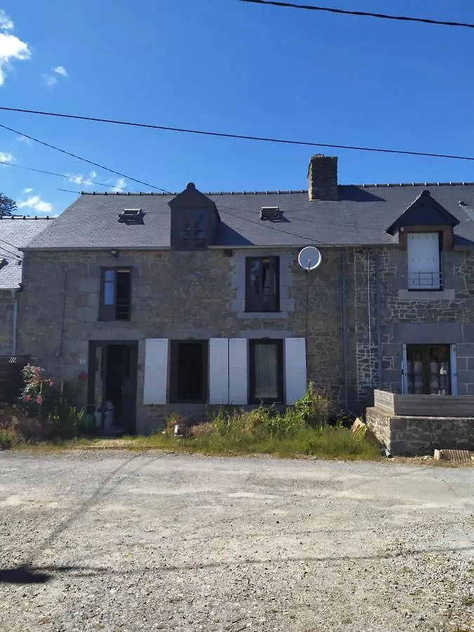 Homestay Maison En Granit Bleue Lanhelin